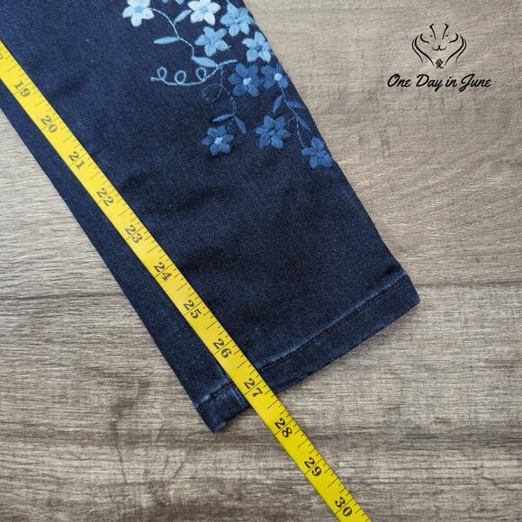 Karen Kane Embroidered Ankle Jeans Size 6 - Picture 6 of 7